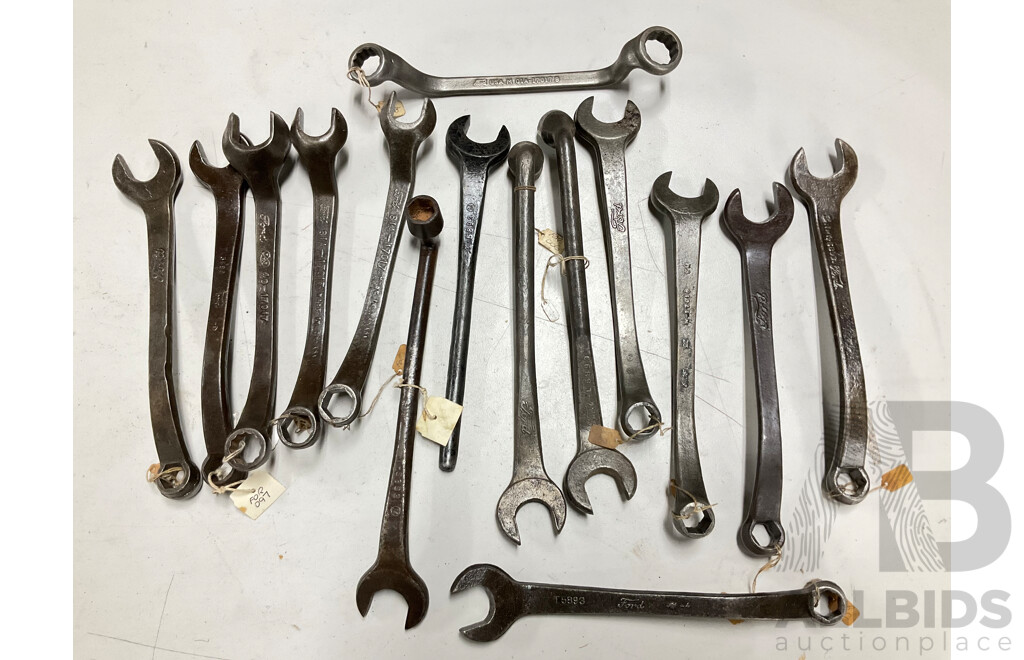 Fifteen Vintage Ford Combination Spanners