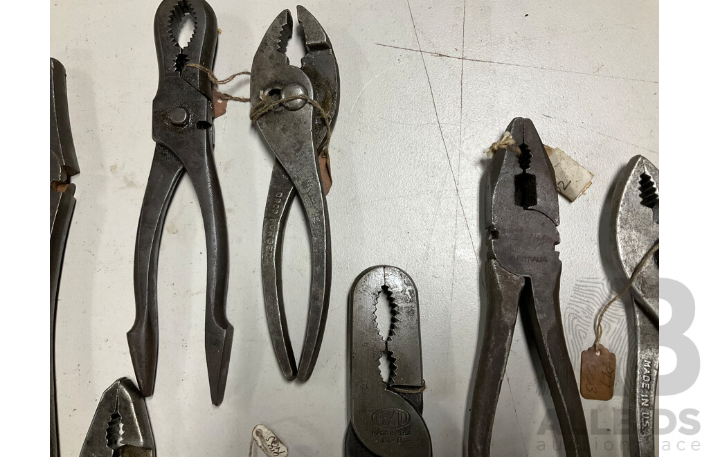 Assortment of Vintage Pliers Including Pexto, Sunshine, Vlcher