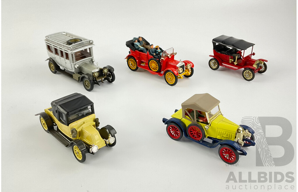 Collection of Diecast Matchbox Models of Yesteryear, Corgi Classics and Dinky Toys Veteran Vehicles Including 1913 Morris Oxford, 1910 Renault, 1910 Daimler, 1912 Rolls Royce, 1911 Ford Model T