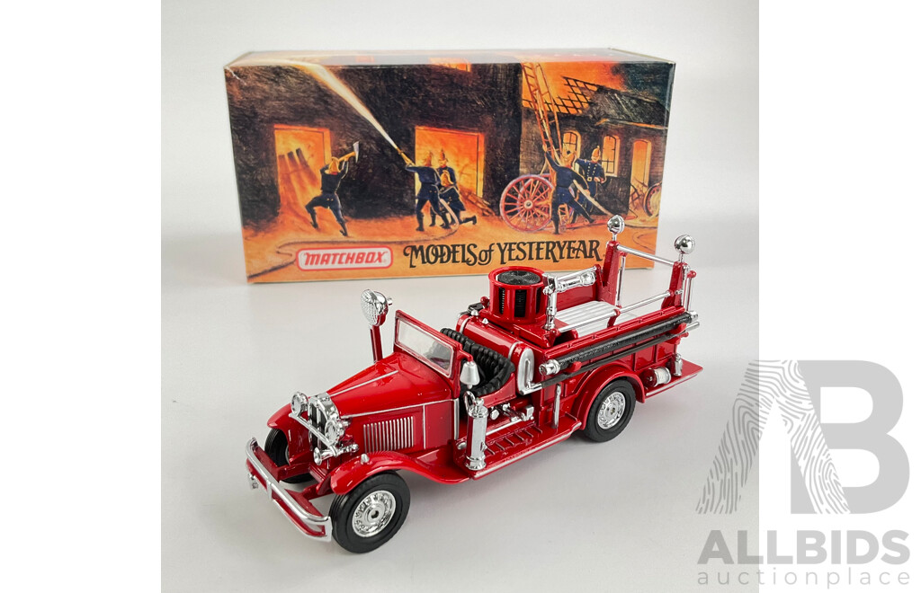 Matchbox Diecast Models of Yesteryear Fire Engine Series 1932 Ford AA Open Cab (YFE09)