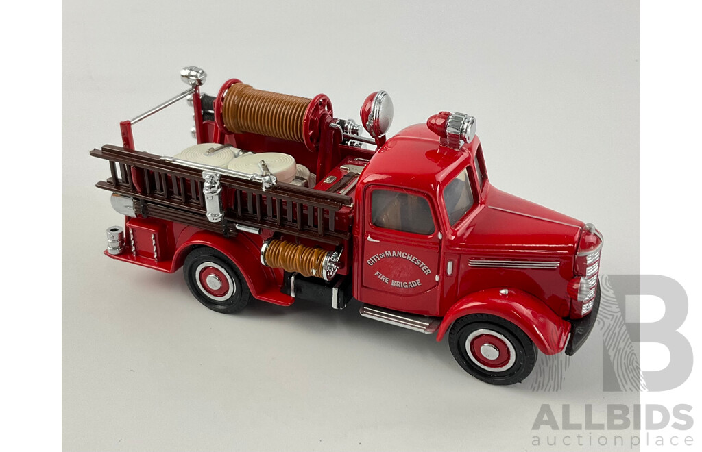 Matchbox Diecast Models of Yesteryear Fire Engine Series 1939 Bedford Pump and Hose (YFE17)