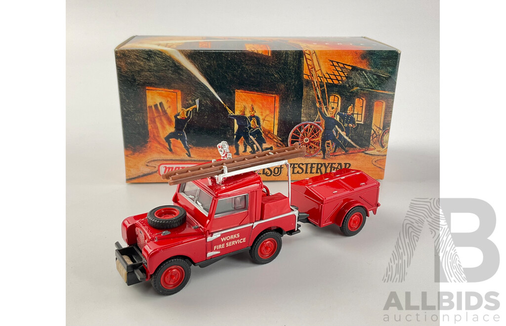 Matchbox Diecast Models of Yesteryear Fire Engine Series 1948 Land Rover Auxiliary (YFE02)