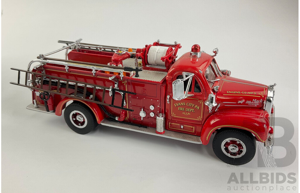 Matchbox Models of Yesteryear Fire Engine Series 1956 Mack B95 Pumper (YYM35810)