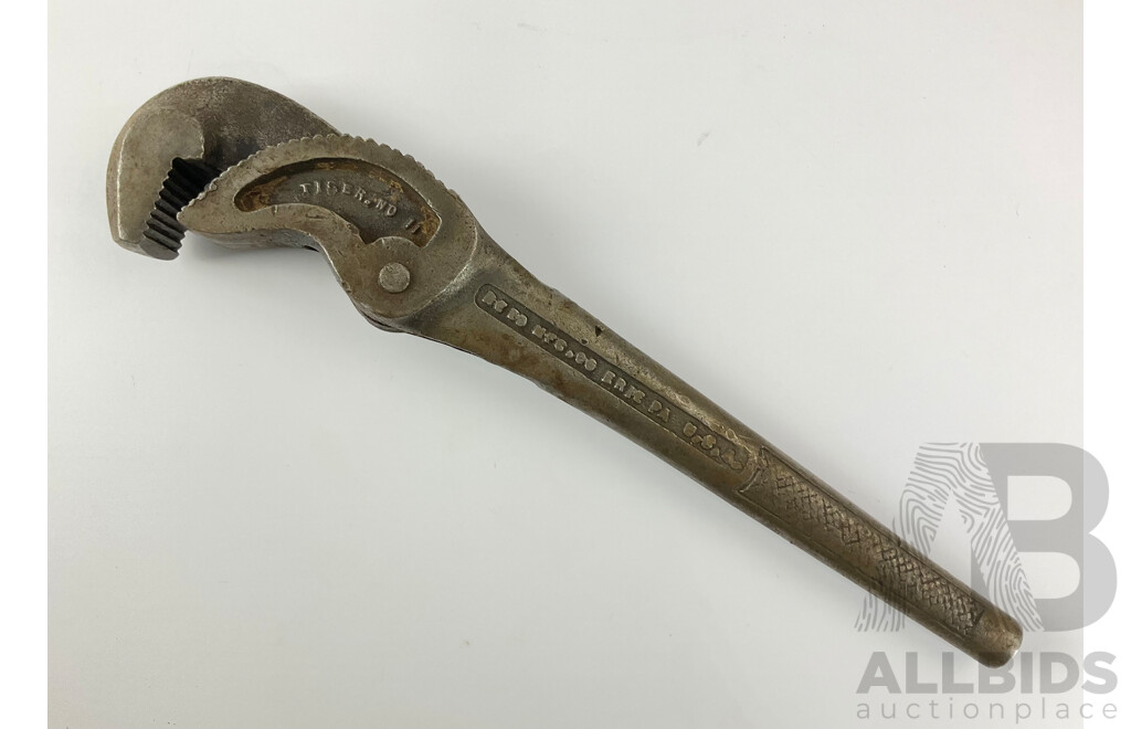 Vintage MFG Co Tiger Number 11 Pipe Wrench, Made in USA