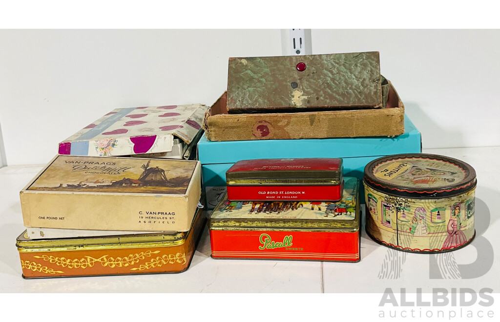 Collection of Vintage Sewing Ephemera Including Buttons, Fabric and More