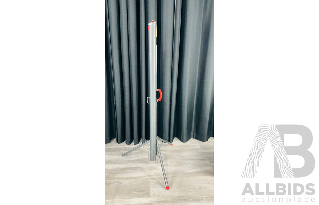Champion Diplomat Collapsible Projector Screen