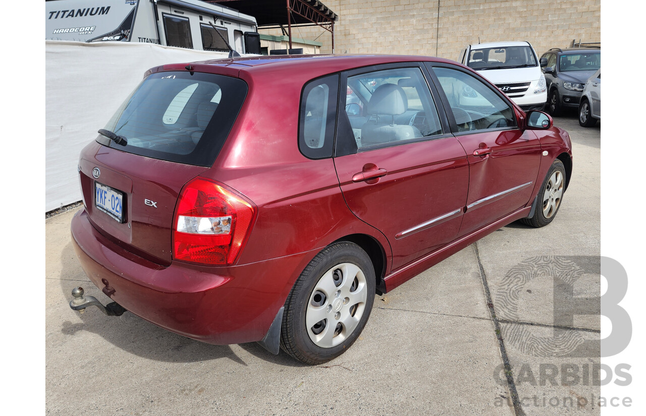 07/2007 Kia Cerato  FWD LD 5D Hatchback Red 2.0L