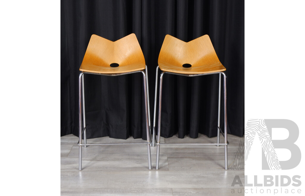 Pair of Ply Top Bar Stools by Allermuir