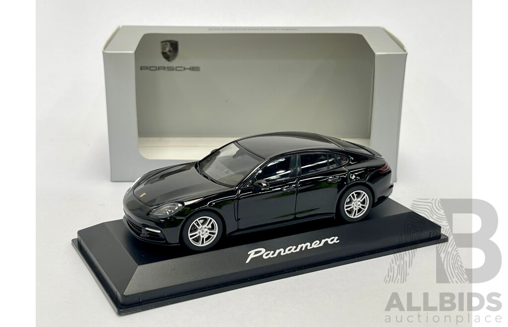 Minichamps Porsche Panamera - 1/43 Scale