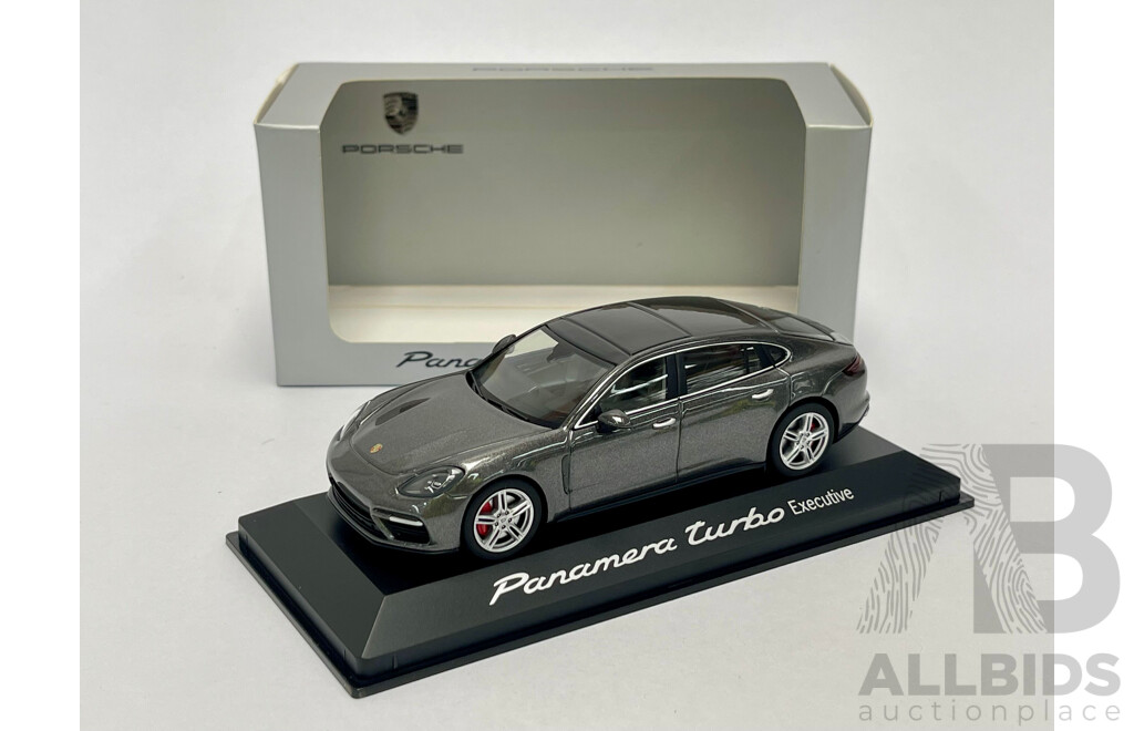 Herpa Porsche Panamera Turbo Executive - 1/43 Scale