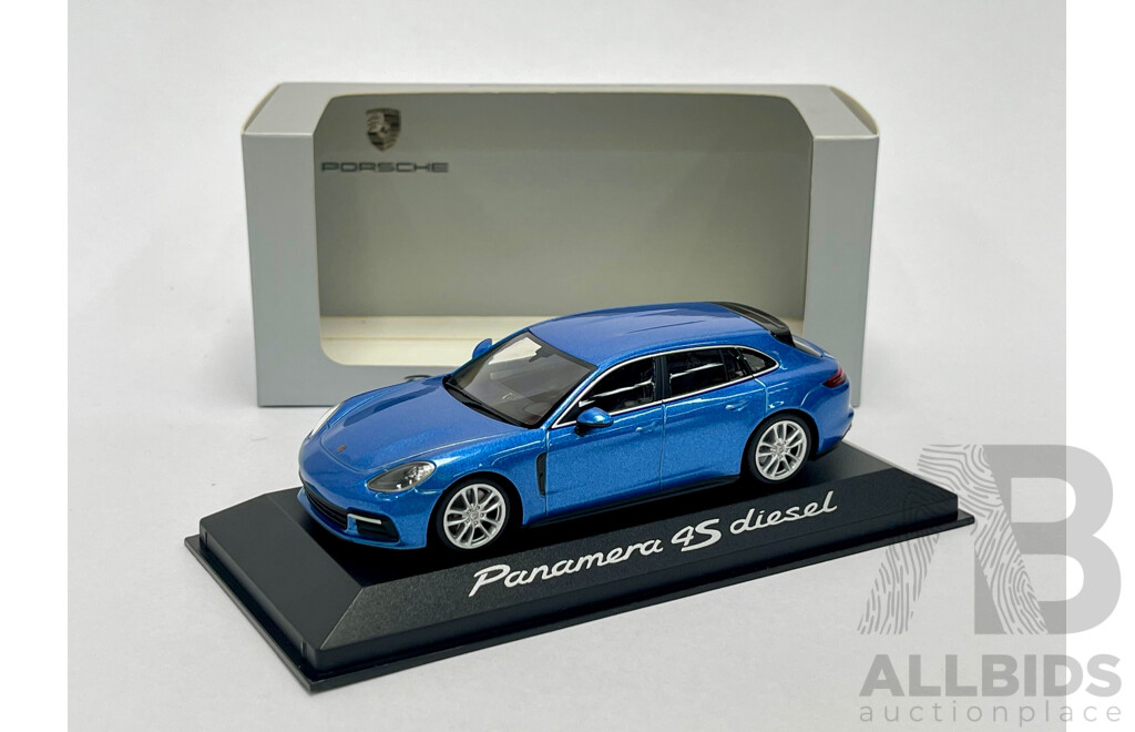 Minichamps Porsche Panamera 4S Diesel - 1/43 Scale