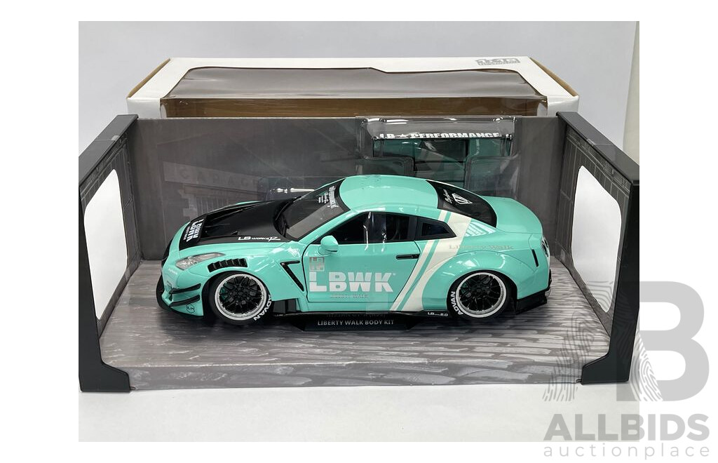 Solido 2020 Nissan R35 GTR Liberty Walk Kit 2.0 Teal 1:18 Scale - New