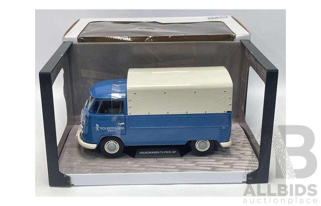 Solido 1950 Volkswagen T1 Pick Up Volkswagen Service  - 1/18 Scale