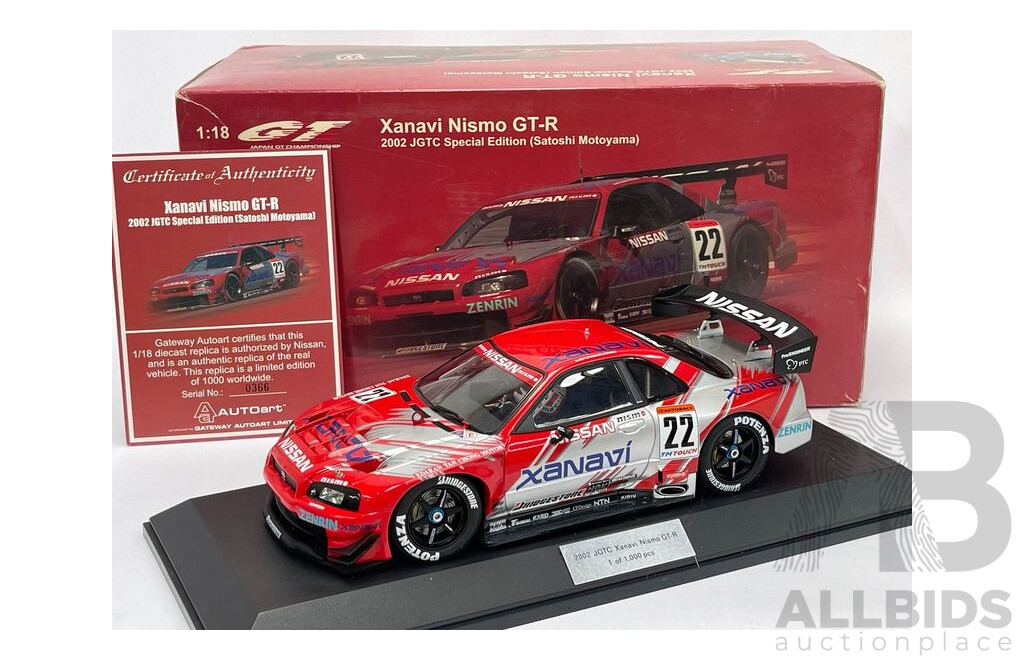 AUTOart 2002 JGTC Nismo Nissan R34 GTR Xanavi Satoshi Motoyama with Driver & Display 1:18 Scale Model Car