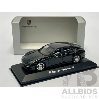 Herpa Porsche Panamera 4 - 1/43 Scale