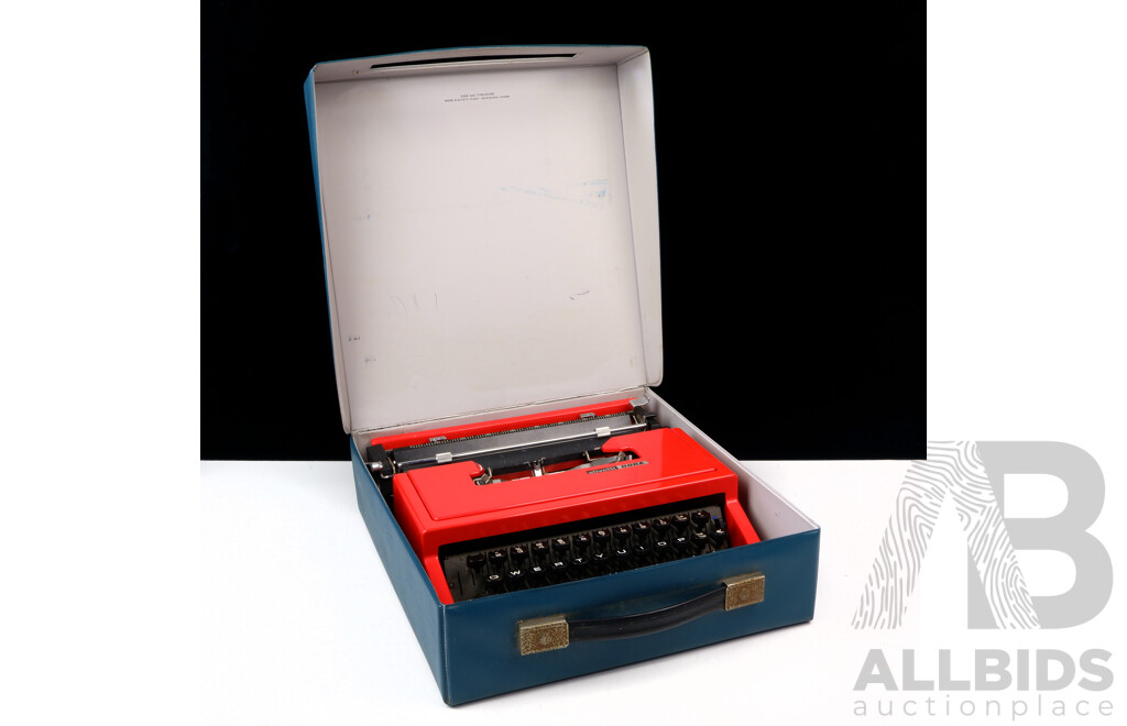 Vintage Olivetti Dora Portable Typewriter