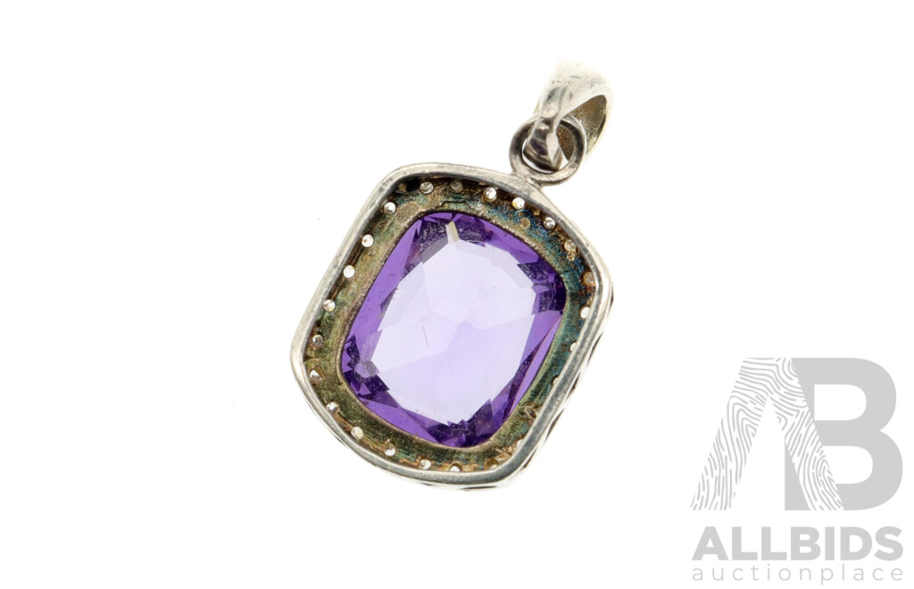 Sterling Silver Amethyst & Diamond Set Pendant (TDW 0.24ct), 2.97 Grams