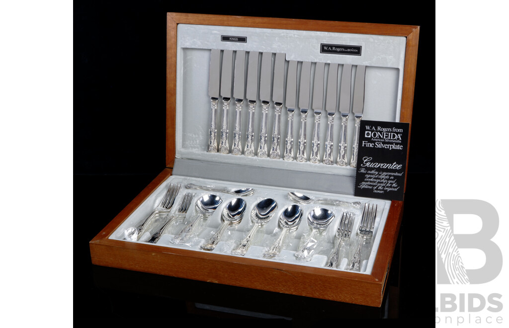 Retro W.A Rogers From Oneida Silver Plate 44 Piece Flatware Set in Kings Pattern in Wooden Canteen