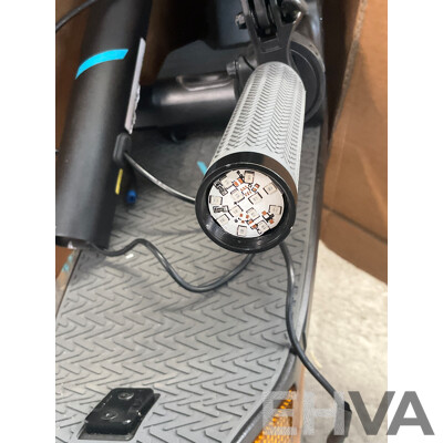 DAXYS Bandicoot L9P 48V Electric Scooter - ORP $1,999.00