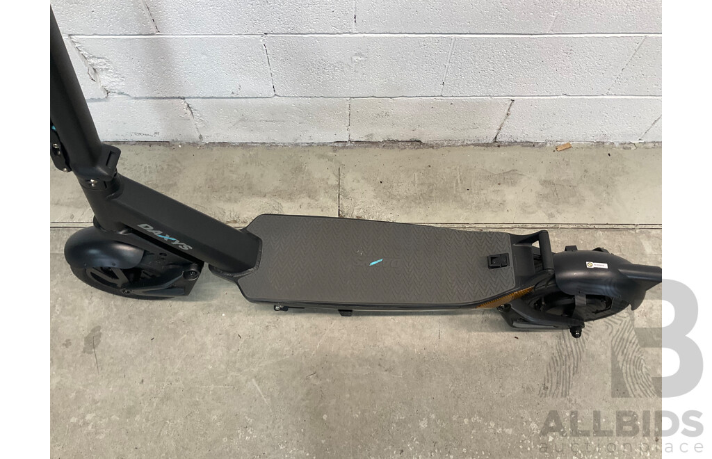 DAXYS Bandicoot L9P 48V Electric Scooter - ORP $1,999.00