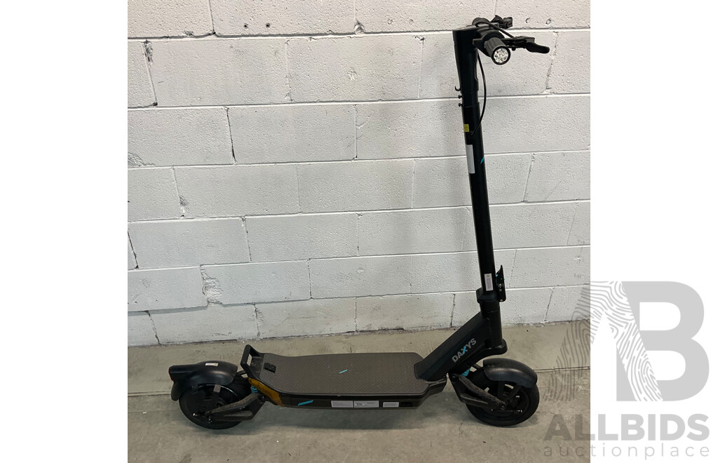 DAXYS Bandicoot L9P 48V Electric Scooter - ORP $1,999.00