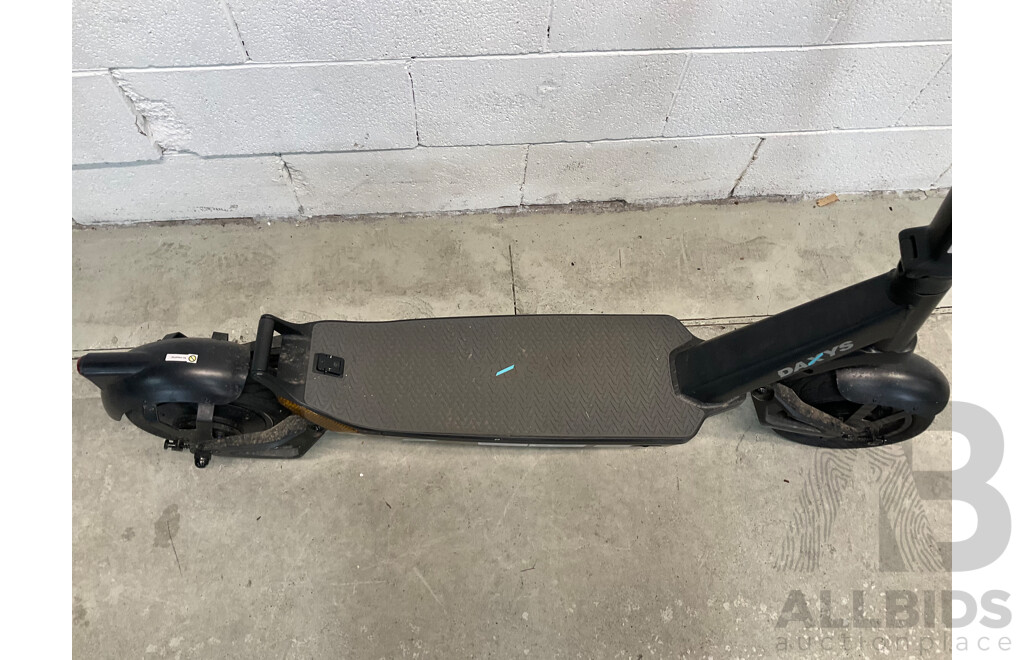 DAXYS Bandicoot L9P 48V Electric Scooter - ORP $1,999.00