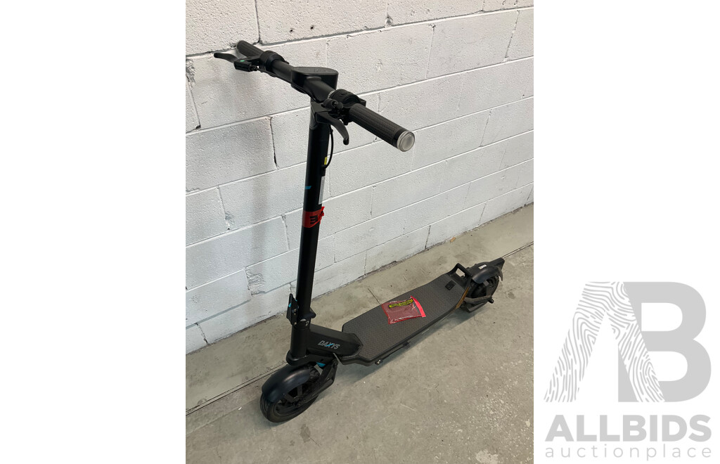 DAXYS Bandicoot L9P 48V Electric Scooter - ORP $1,999.00