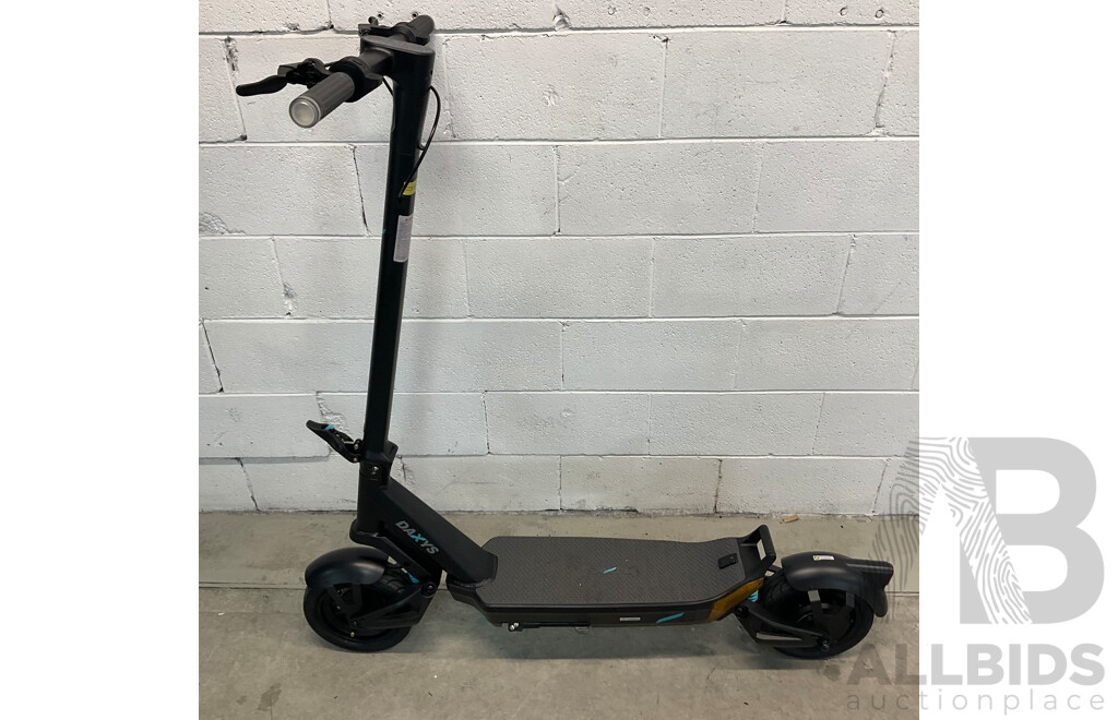 DAXYS Bandicoot L9P 48V Electric Scooter - ORP $1,999.00