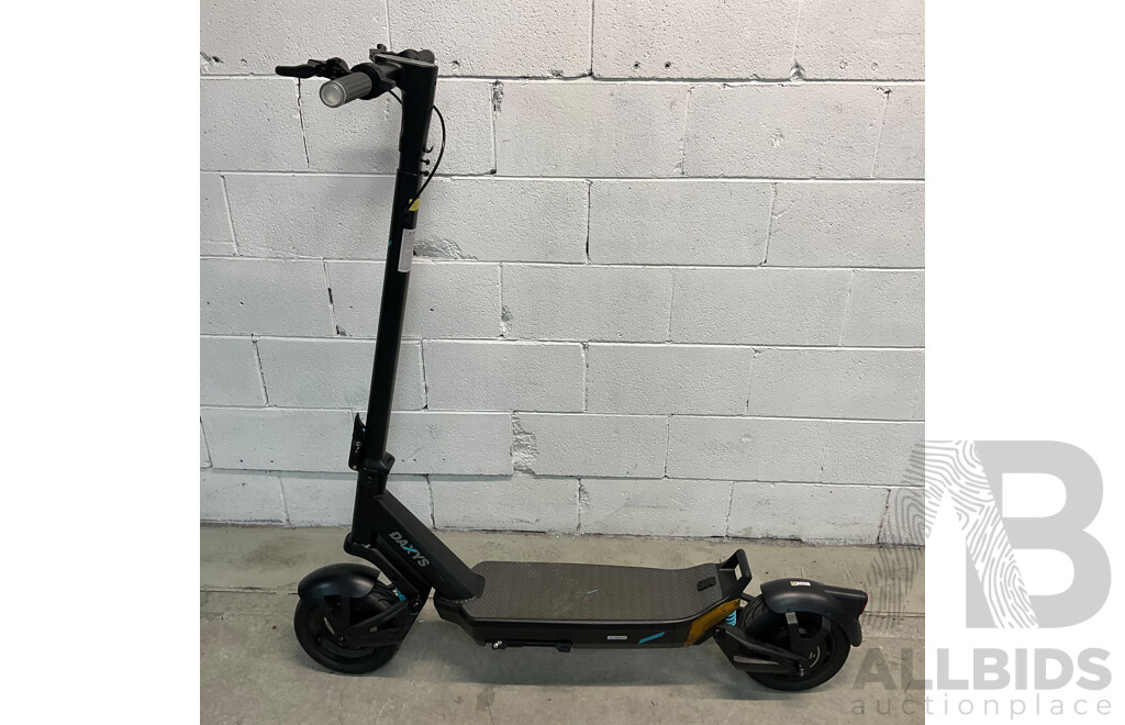 DAXYS Bandicoot L9P 48V Electric Scooter - ORP $1,999.00