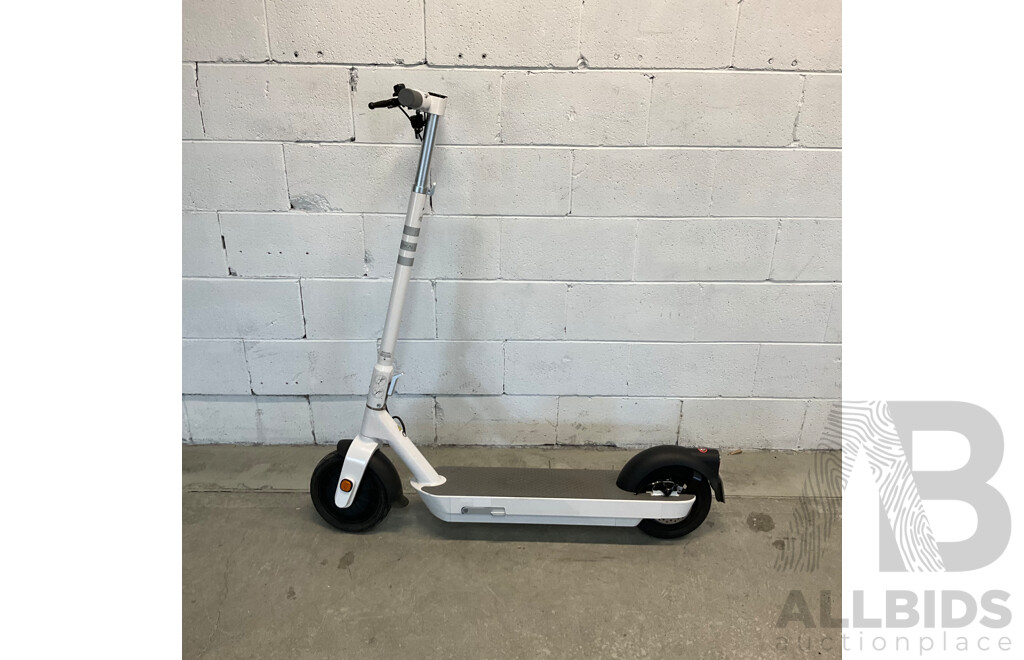 OKAI E-Scooter ES30L - ORP $1,199.00