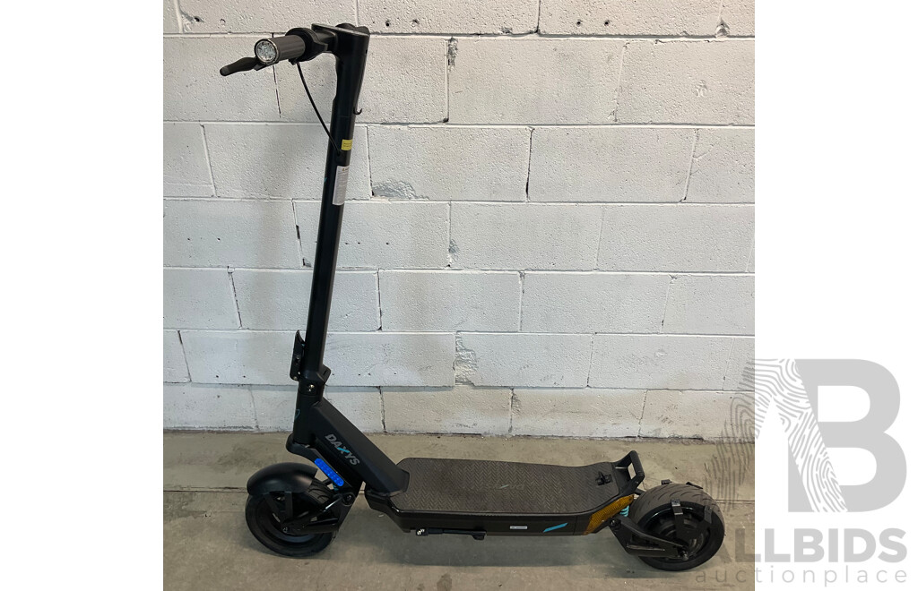 DAXYS Bandicoot L9P 48V Electric Scooter - ORP $1,999.00