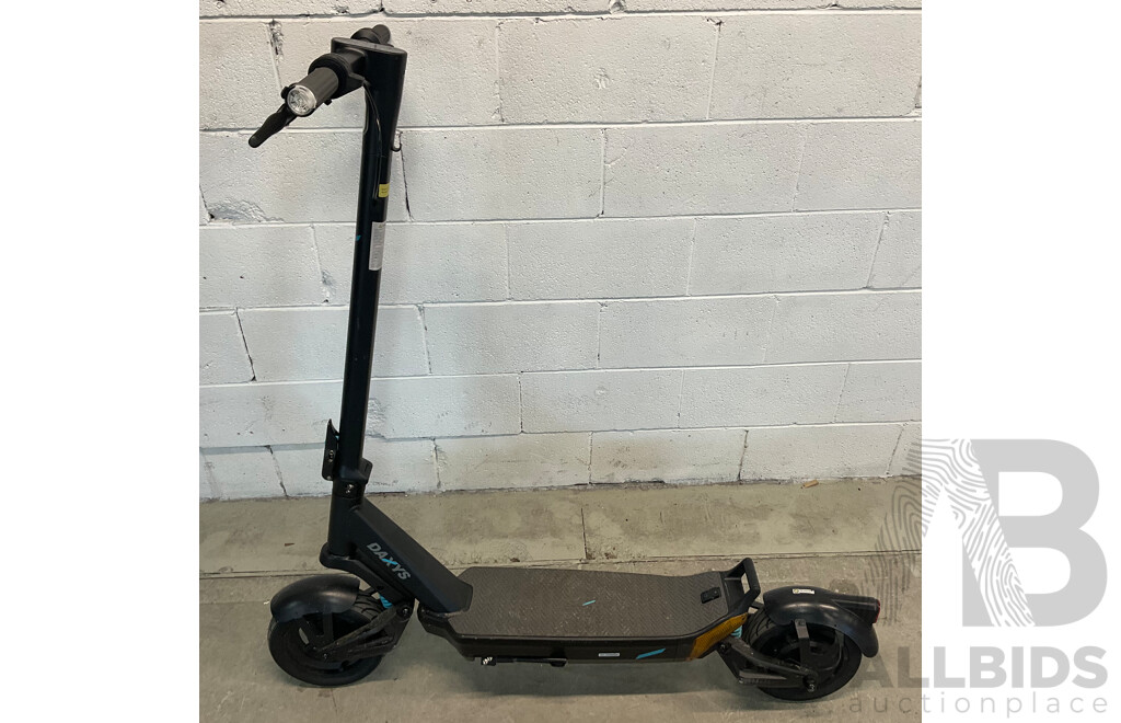 DAXYS Bandicoot L9P 48V Electric Scooter - ORP $1,999.00