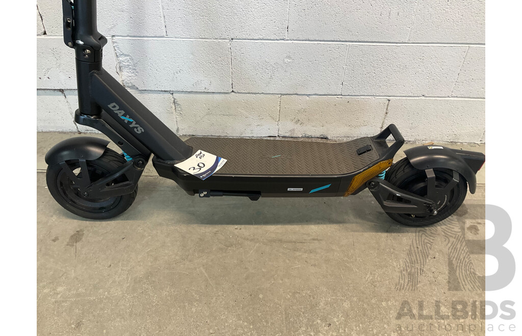 DAXYS Bandicoot L9P 48V Electric Scooter - ORP $1,999.00