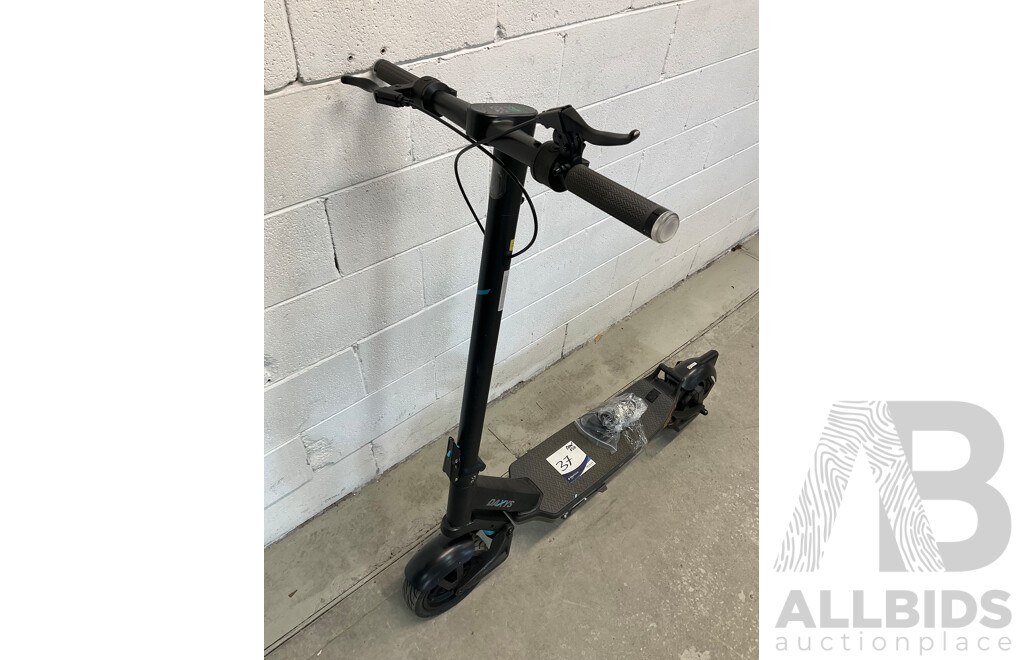 DAXYS Bandicoot L9P 48V Electric Scooter - ORP $1,999.00