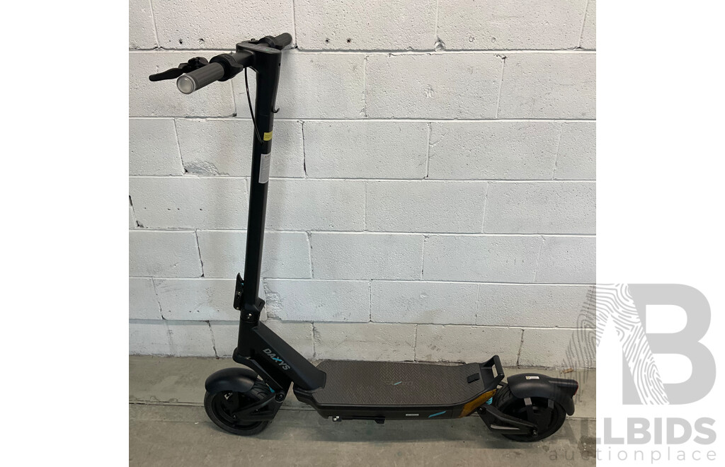 DAXYS Bandicoot L9P 48V Electric Scooter - ORP $1,999.00