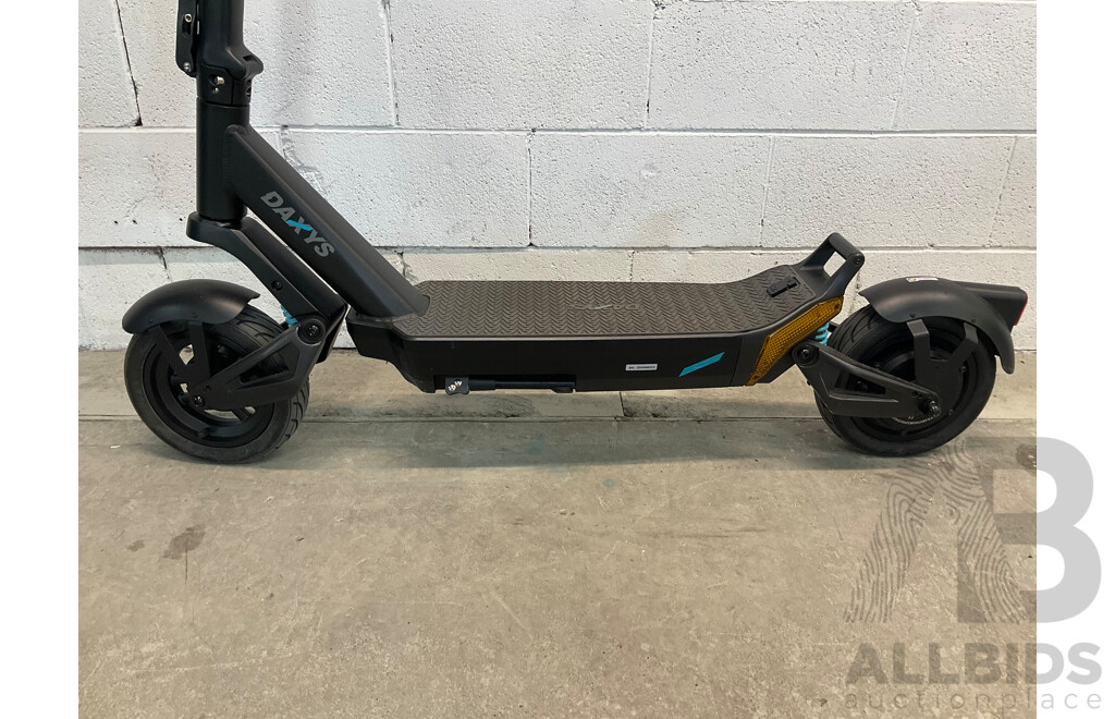 DAXYS Bandicoot L9P 48V Electric Scooter - ORP $1,999.00