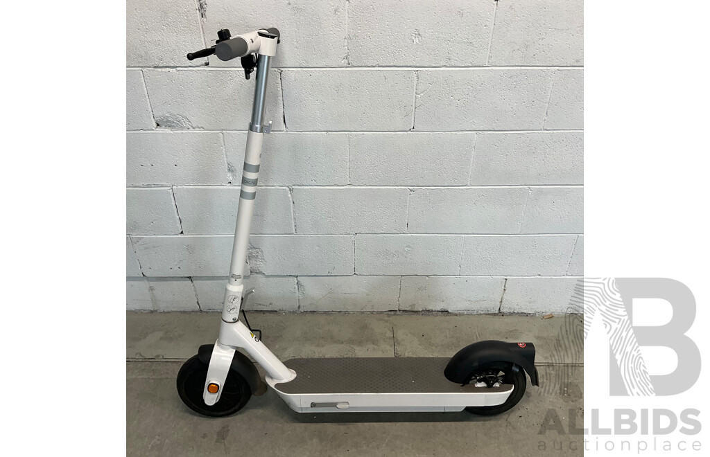 OKAI E-Scooter ES30L - ORP $1,199.00