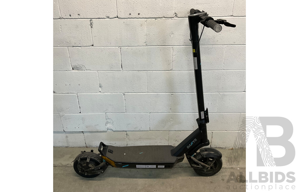 DAXYS Bandicoot L9P 48V Electric Scooter - ORP $1,999.00