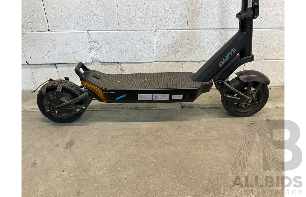 DAXYS Bandicoot L9P 48V Electric Scooter - ORP $1,999.00