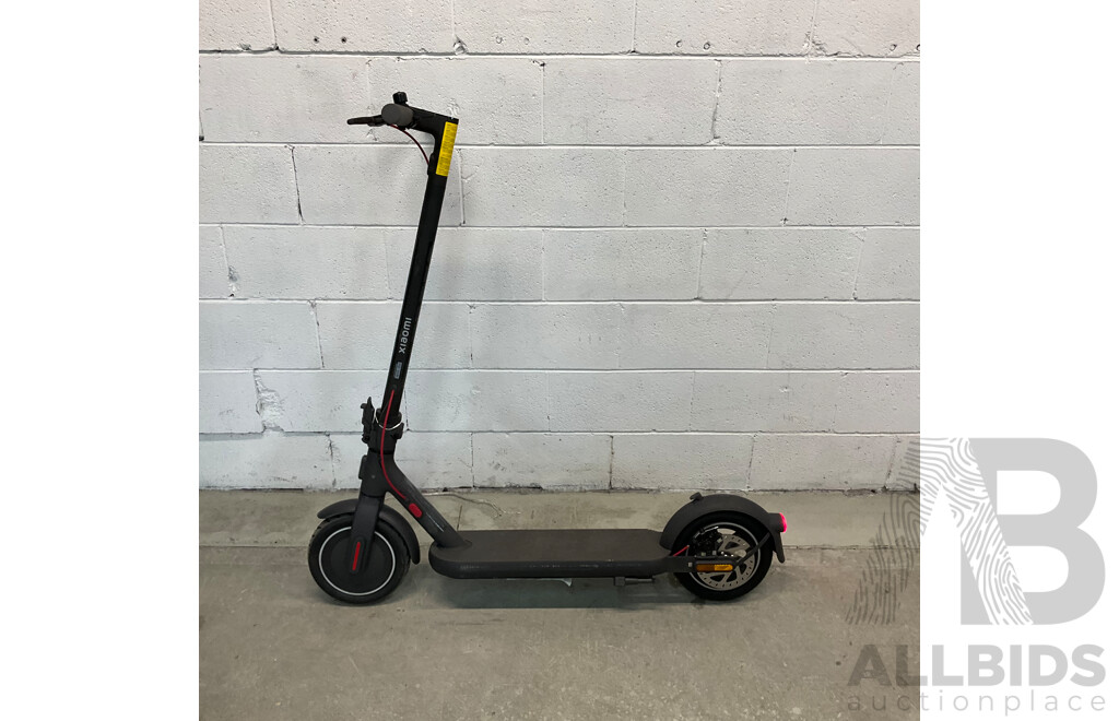 XIAOMI Electric Scooter 4 - ORP$649.00