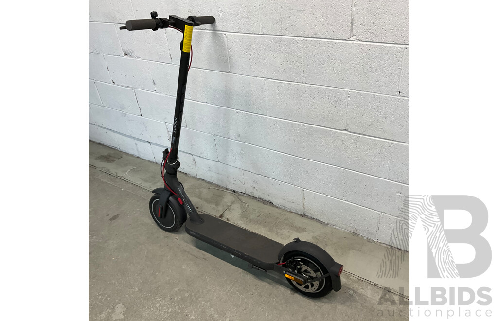 XIAOMI Electric Scooter 4 - ORP$649.00