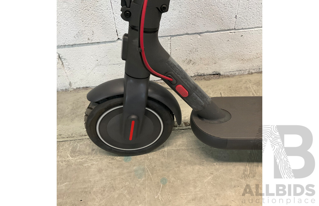 XIAOMI Electric Scooter 4 - ORP $649.00