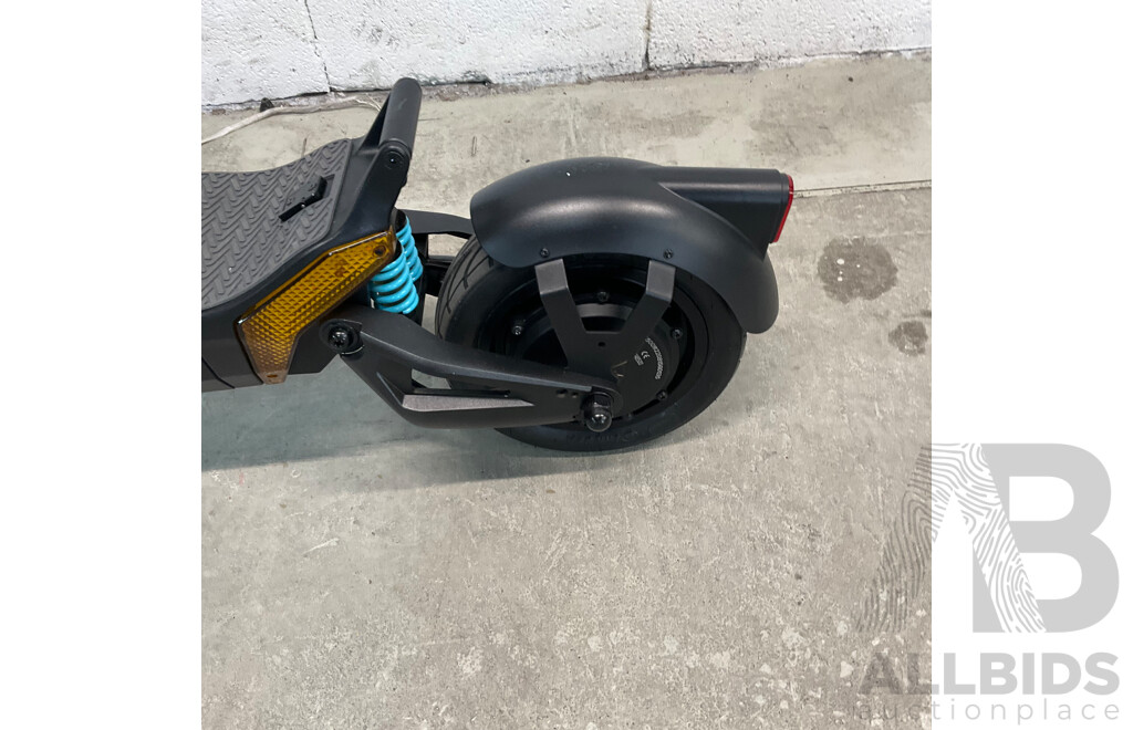 DAXYS Bandicoot Electric Scooter  - ORP $1,999.00