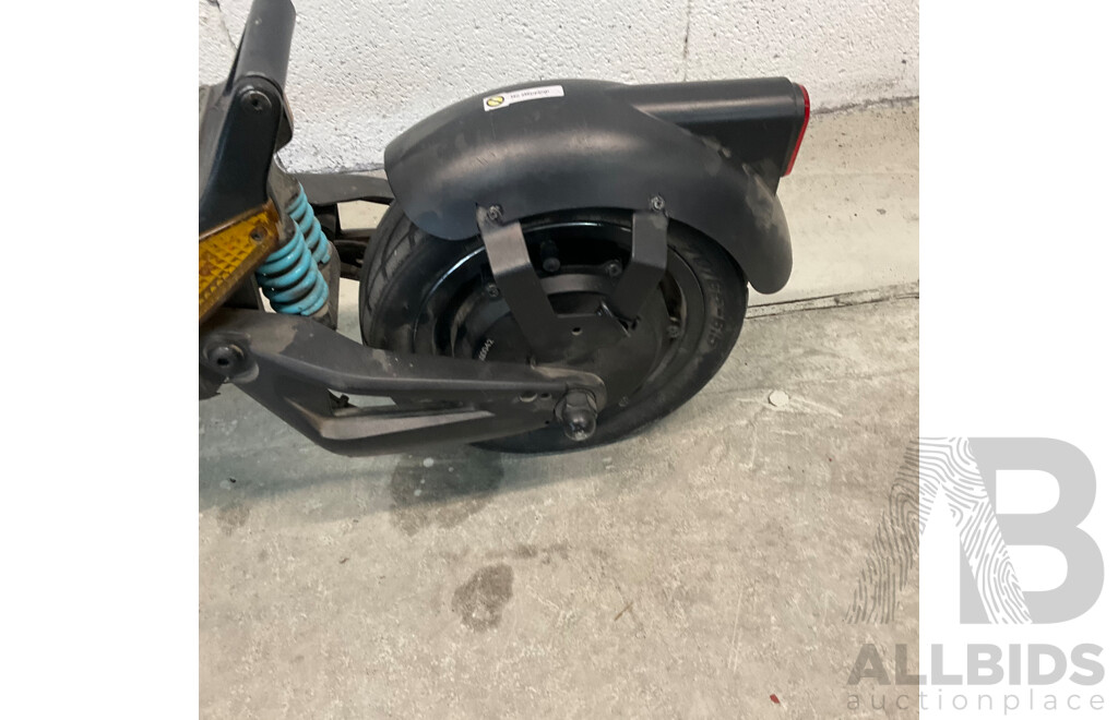 DAXYS Bandicoot Electric Scooter  - ORP $1,999.00