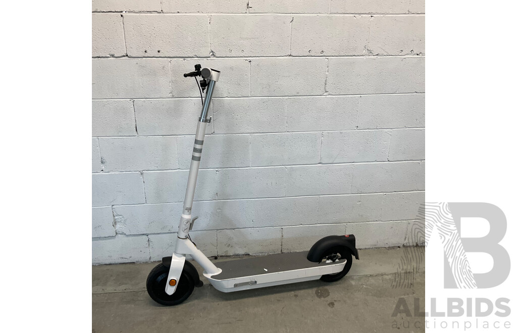 OKAI E-Scooter ES30L - ORP $1,199.00