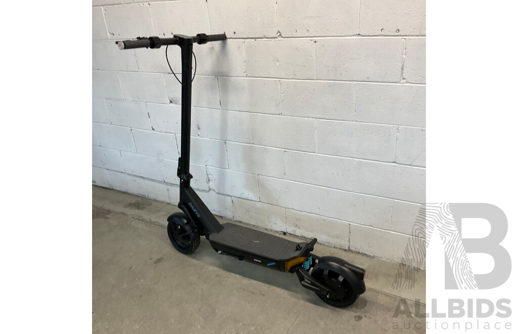 DAXYS Bandicoot Electric Scooter  - ORP $1,999.00