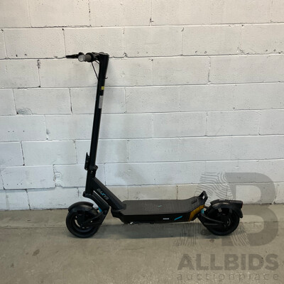 DAXYS Bandicoot Electric Scooter L9P 48V - ORP $1,999