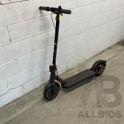 XIAOMI Electric Scooter 4 - ORP $649.00