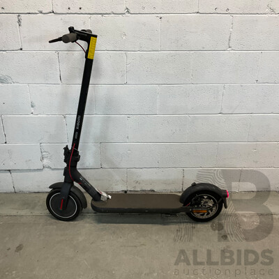 XIAOMI Electric Scooter 4 - ORP $649.00