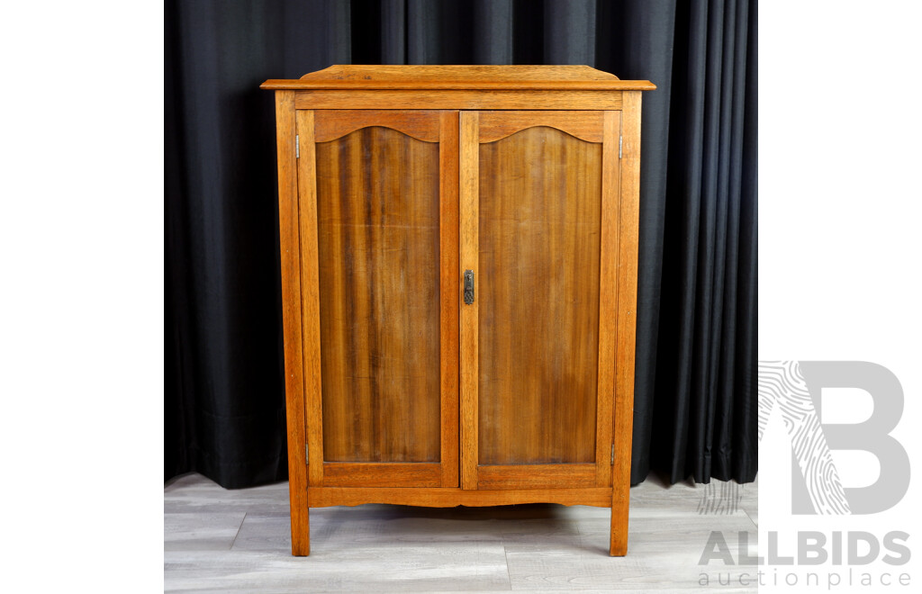 Oak Art Deco Gents Robe